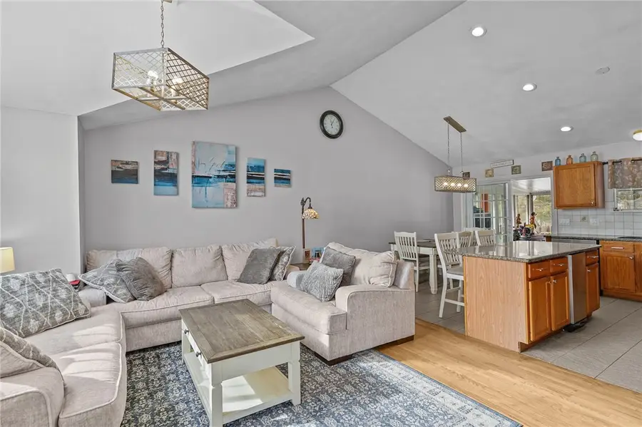 34 King Street, Coventry, RI 02816 - #3