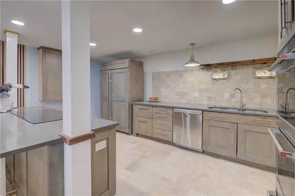 66 Girard Avenue #106, Newport, RI 02840