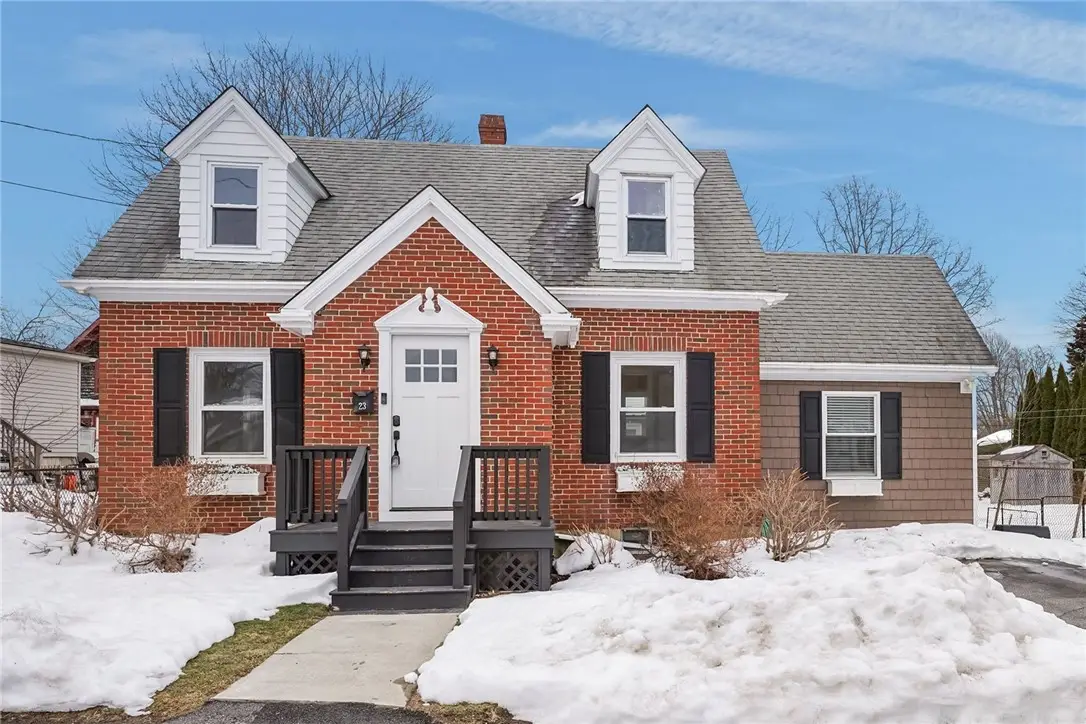 23 Livingston Place, Middletown, RI 02842 - #1