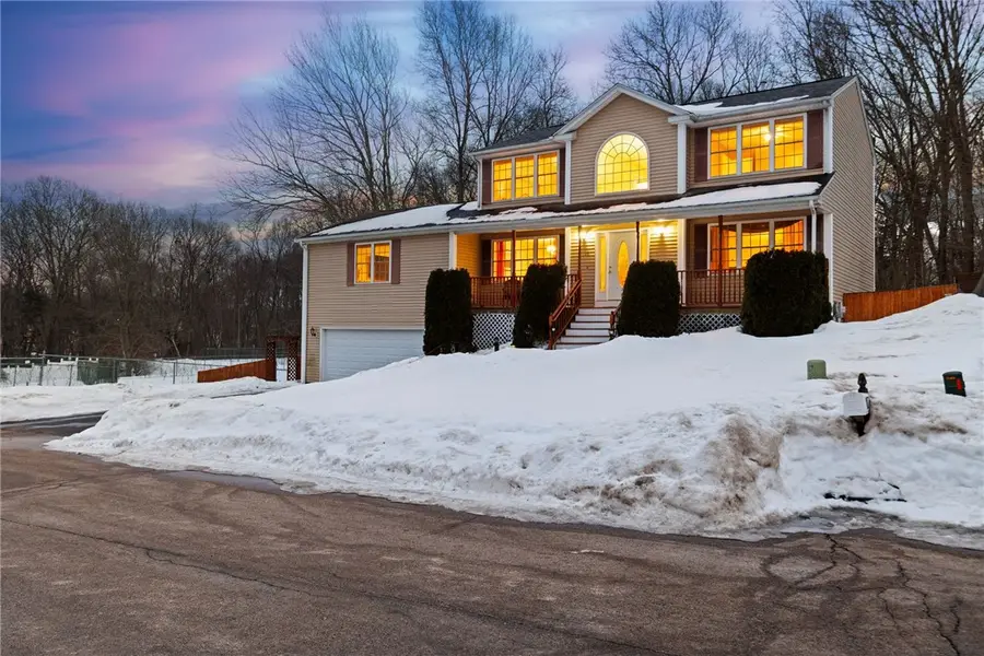 15 Gilcrest Drive, West Warwick, RI 02893 - #3