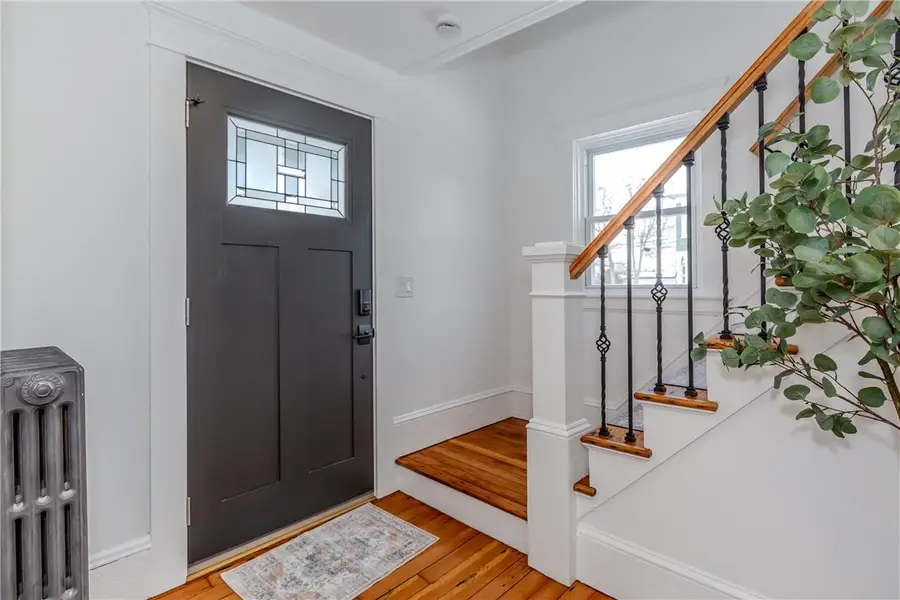 8 Lenox Avenue, West Warwick, RI 02893 - #3