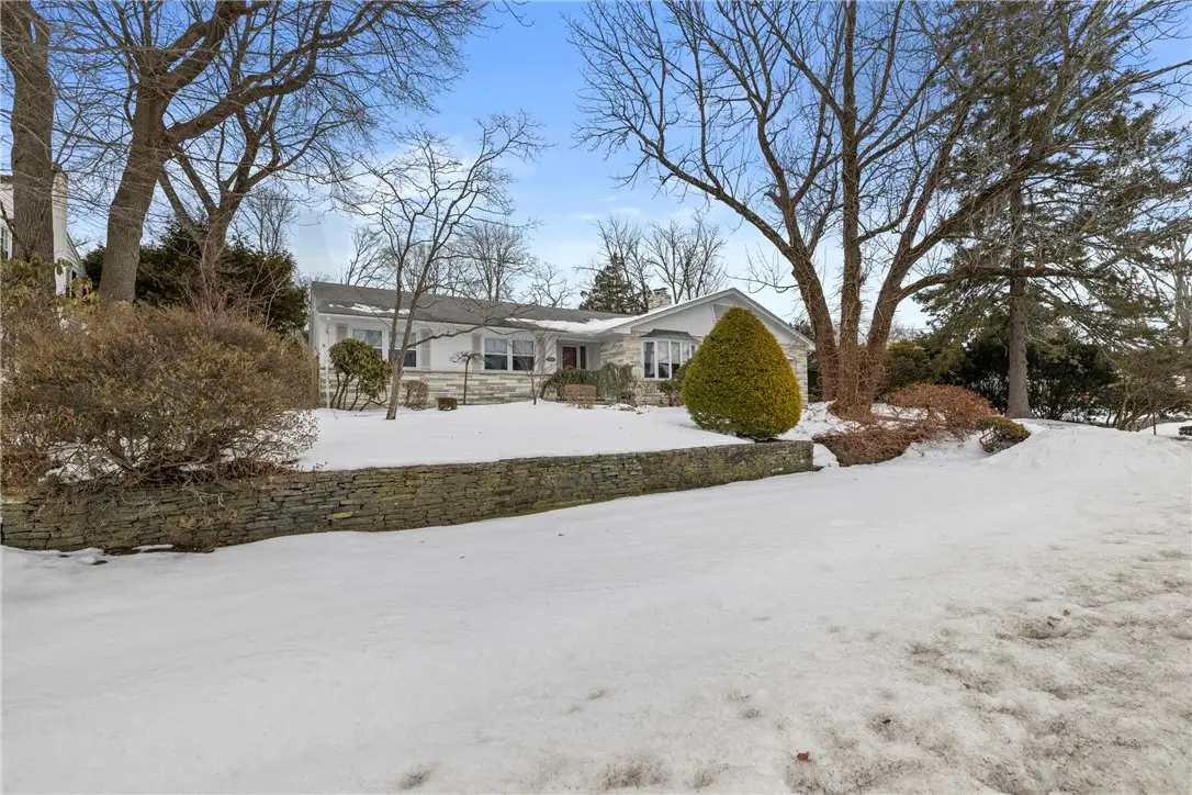 214 Meshanticut Valley Parkway, Cranston, RI 02920 - #1
