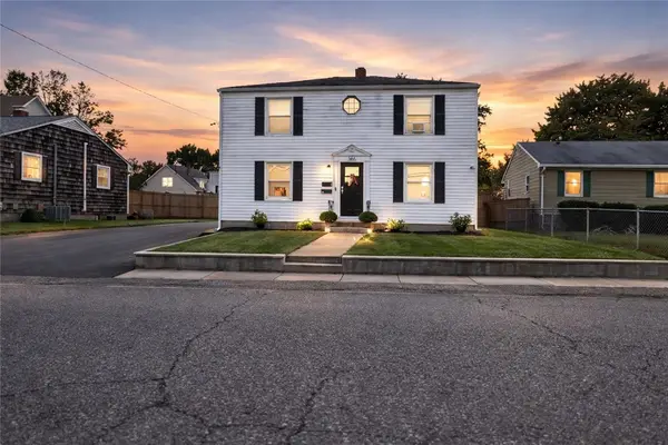 386 Mendon Avenue, Pawtucket, RI 02861