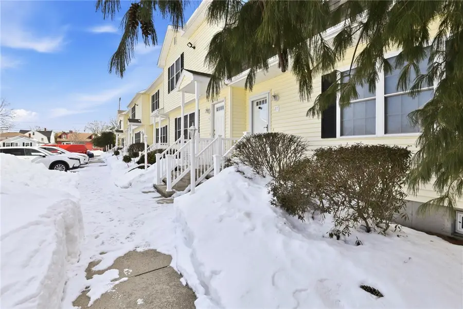 27 Hyde Avenue, Pawtucket, RI 02861 - #3