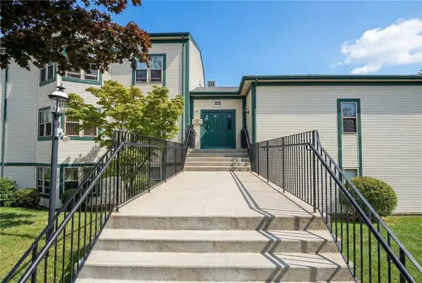 3524 West Shore Rd. Building C-704 Road #C-704, Warwick, RI 02886