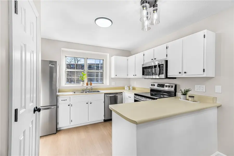 565 Quaker Lane #42, West Warwick, RI 02893 - #2