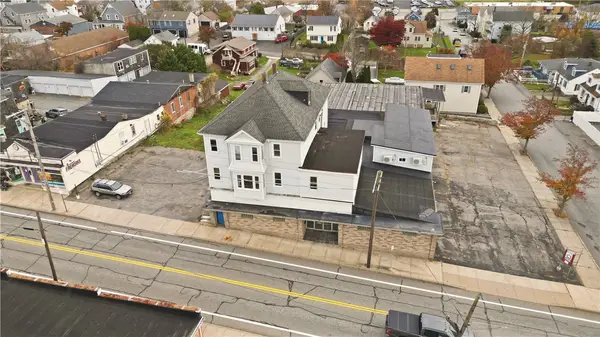 42 Main Road, Tiverton, RI 02878