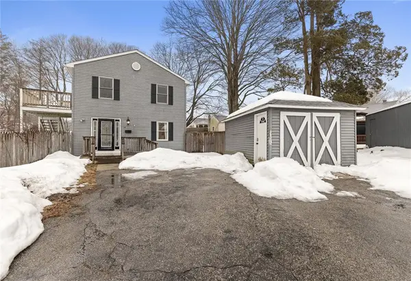 32 Pilgrim Avenue, Coventry, RI 02816