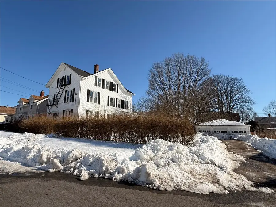 15 E Earle Street, Cumberland, RI 02864 - #2