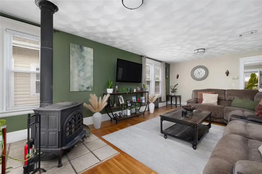 62 Peckham Avenue, North Providence, RI 02908 - #3