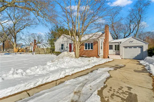 52 Dahlia Street, Warwick, RI 02888