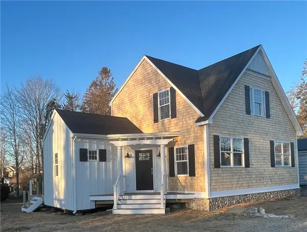 19 Traymore Street, Charlestown, RI 02813