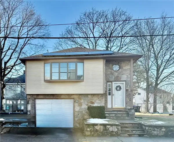 139 Suffolk Avenue, Pawtucket, RI 0261