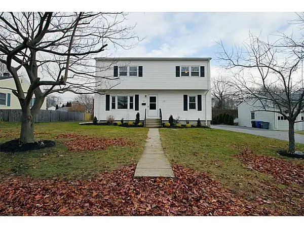 30 Toppa Boulevard, Newport, RI 02840