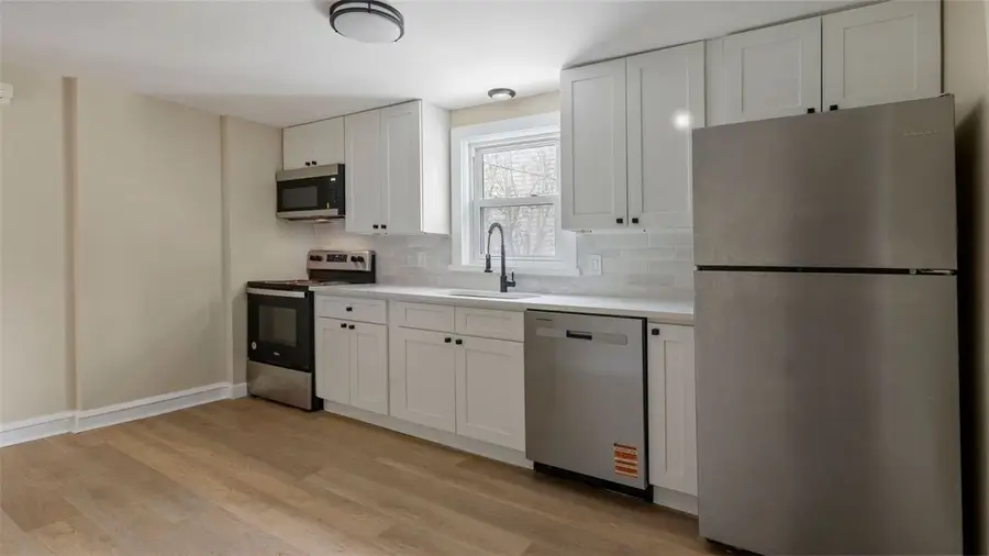 6 Seneca Street, Warwick, RI 02886 - #3