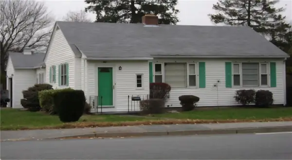 839 Greenwich Avenue, Warwick, RI 02886