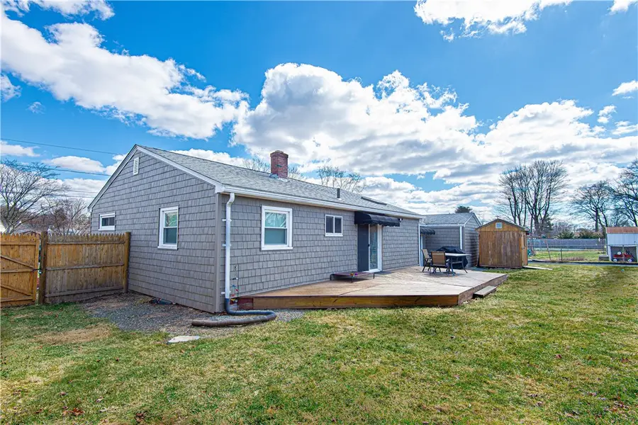 38 Meadowcrest Drive, Riverside, RI 02915 - #2