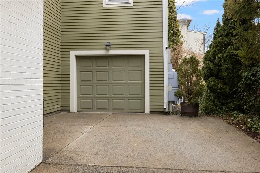 22 Miles Avenue #8, Providence, RI 02906 - #3