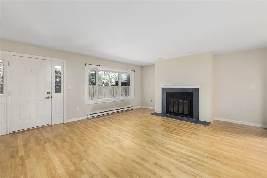 302 Chatham Circle, Warwick, RI 02886 - #3