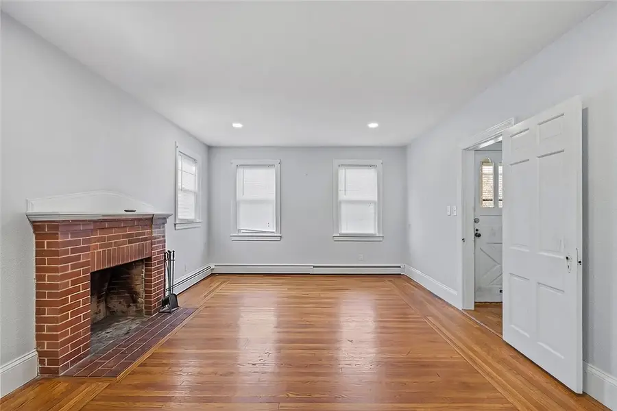 91 Tyndall Avenue, Providence, RI 02908 - #3