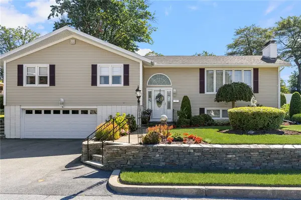105 Cold Brook Drive, Cranston, RI 02920