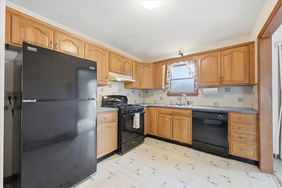 7 Brookview Court, Westerly, RI 02891 - #2