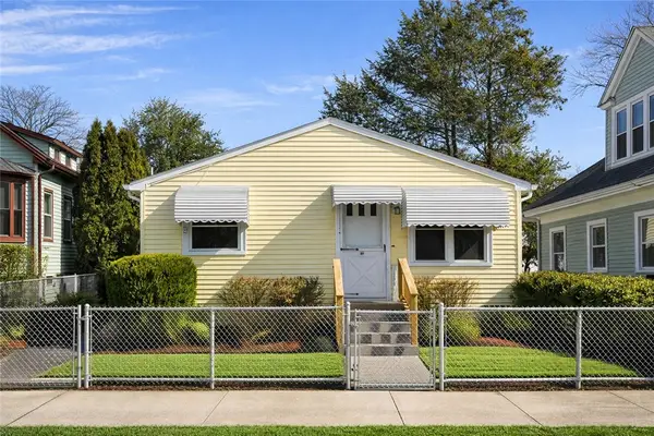 87 Pinehurst Avenue, Providence, RI 02908