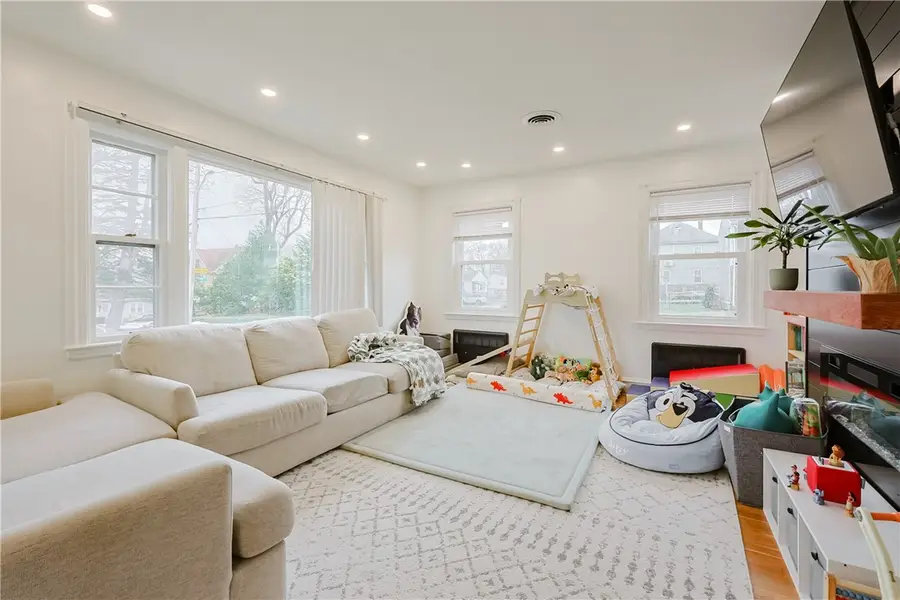 11 Browne Street, Cranston, RI 02920 - #2