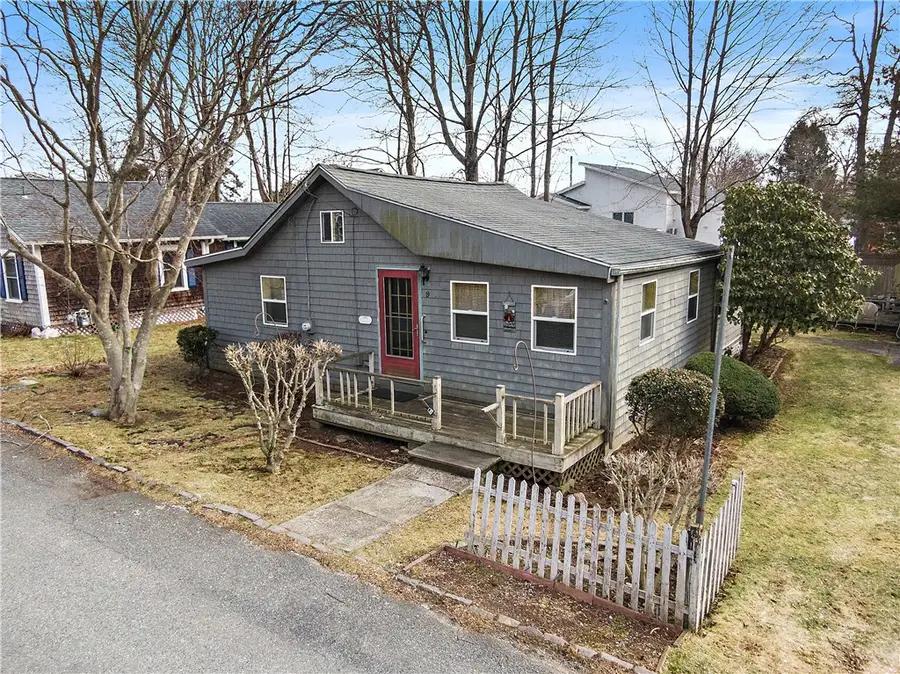9 Edwards Avenue, South Kingstown, RI 02879 - #3