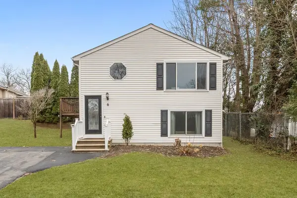 6 Tennyson Road, Warwick, RI 02888