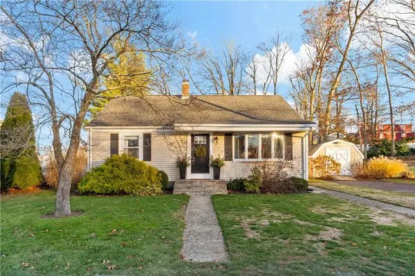 27 Linwood Road, Cumberland, RI 02864