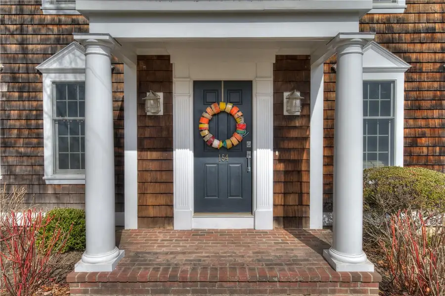 154 Lincoln Avenue, Barrington, RI 02806 - #3