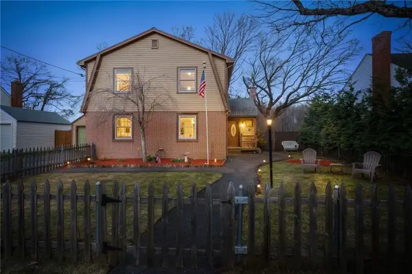 109 Pinecrest Drive, Pawtucket, RI 02861