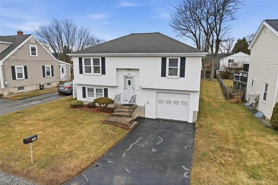 202 Marshall Avenue, Cumberland, RI 02864 - #2