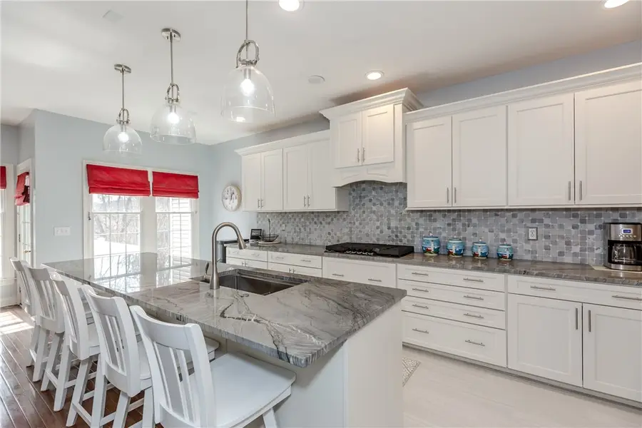 17 Carnival Terrace, West Warwick, RI 02893 - #3