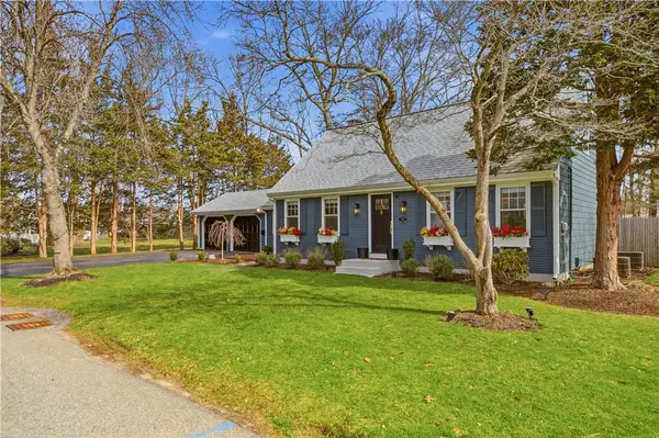 23 Hanson Road, Barrington, RI 02806