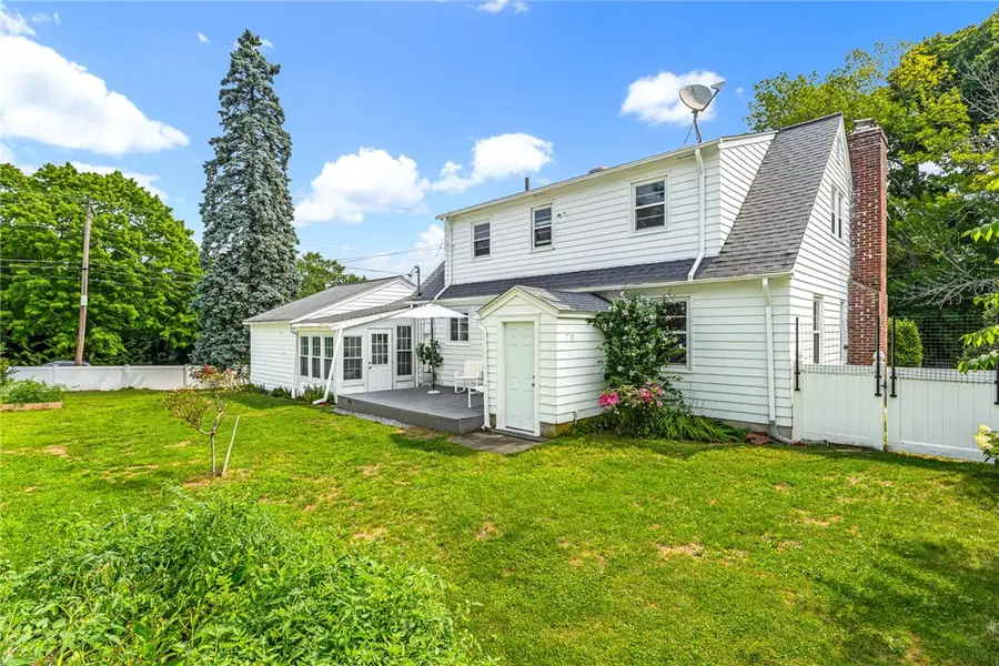 1 Hillside Avenue, Barrington, RI 02806 - #3