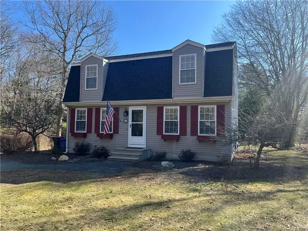 11 Chelsea Farm Drive, Richmond, RI 02898