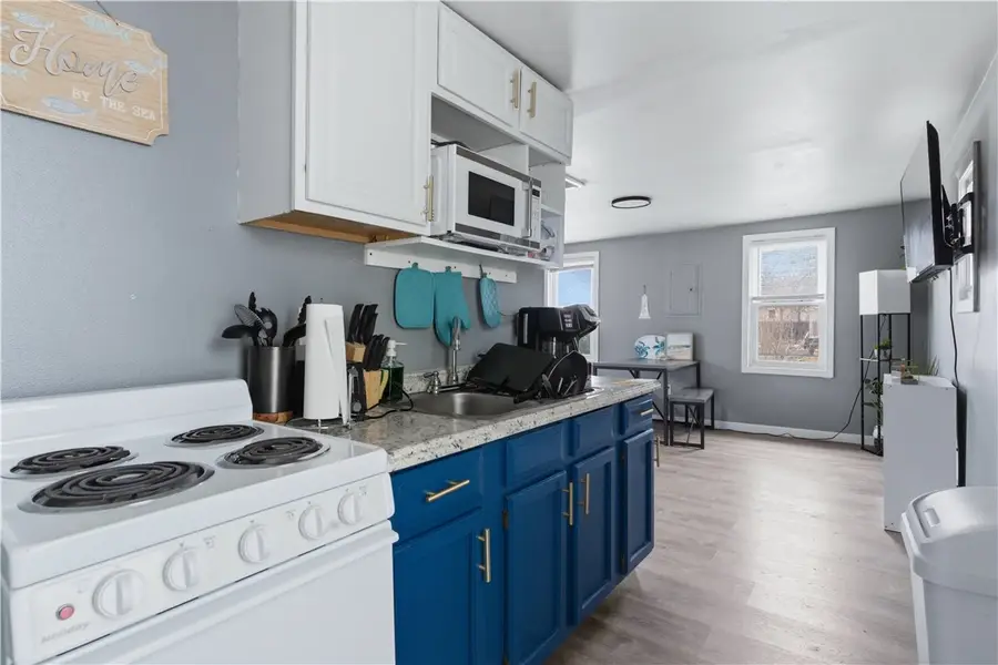 31 Oakhurst Avenue, Warwick, RI 02889 - #2