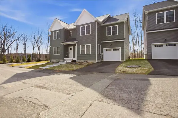 26 Kensington Way, Johnston, RI 02919