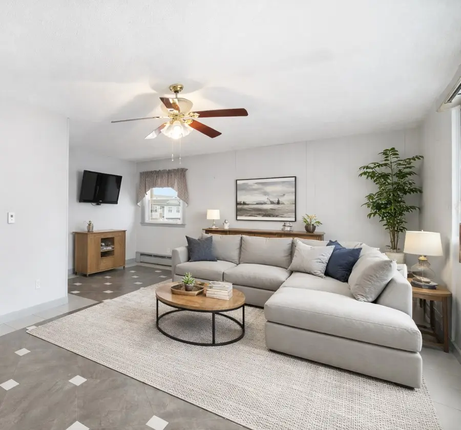 20 Cleveland Street, West Warwick, RI 02893 - #3