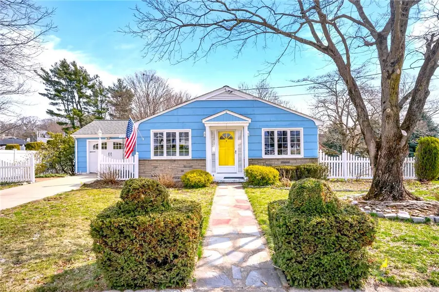 4 Meadowcrest Drive, Cumberland, RI 02864 - #2