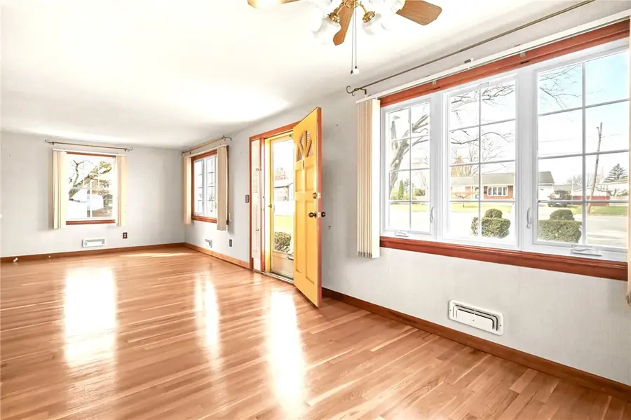 4 Meadowcrest Drive, Cumberland, RI 02864 - #3