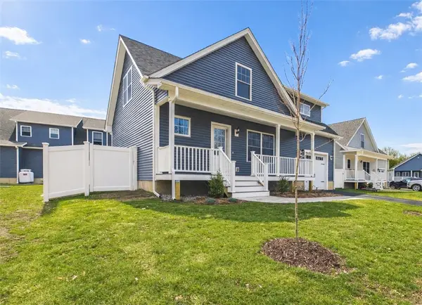 42 Vespia Lane, South Kingstown, RI 02879