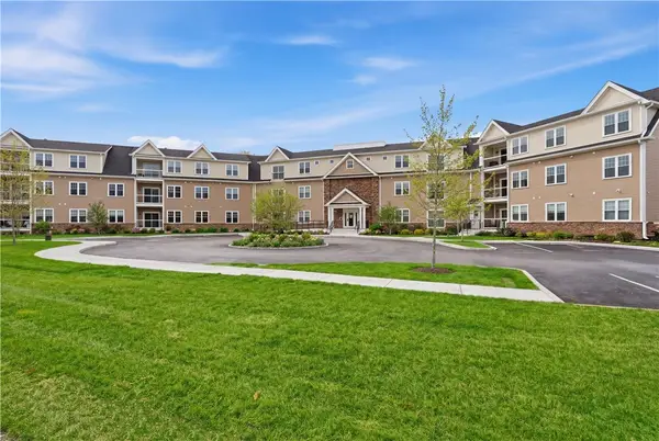 9 Joseph N Zenga Jr Boulevard #211, East Greenwich, RI 02818