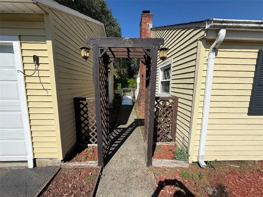 14 Lottie Drive, Riverside, RI 02915 - #2