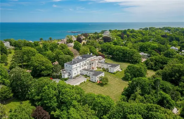 553 Bellevue Avenue #2, Newport, RI 02840