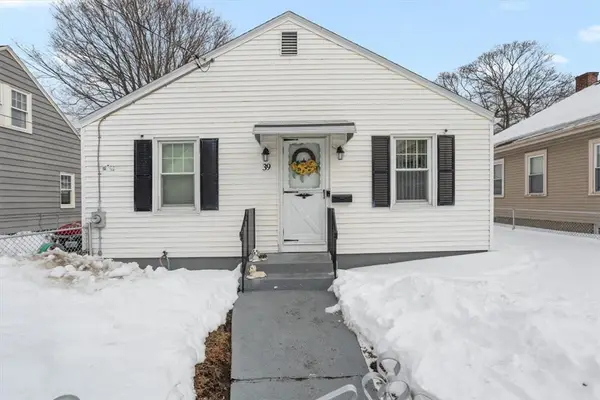 39 Clinton Street, Pawtucket, RI 02861