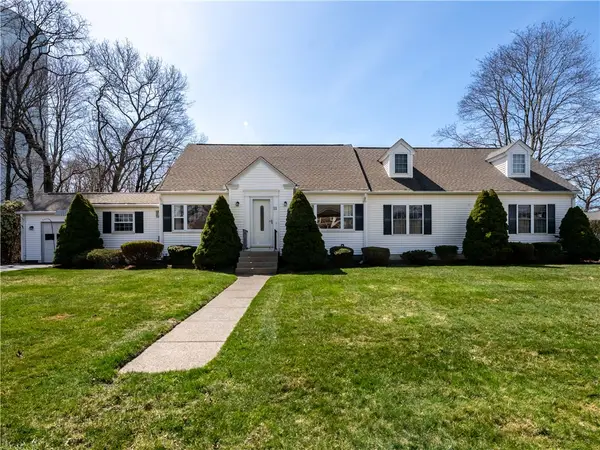 11 Fountain Avenue, Barrington, RI 02806