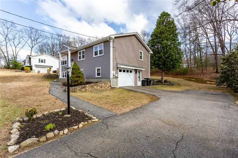 33 Harkness Road, North Smithfield, RI 02896 - #3